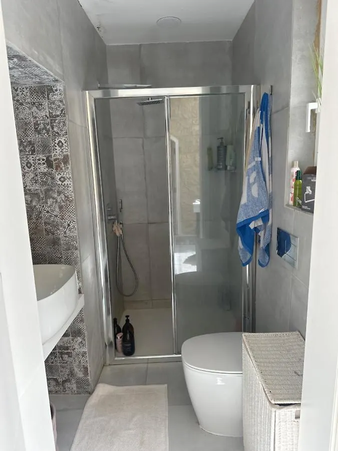 Δωμάτια σε οικογενειακή κατοικία Luxury Room In Gharghur